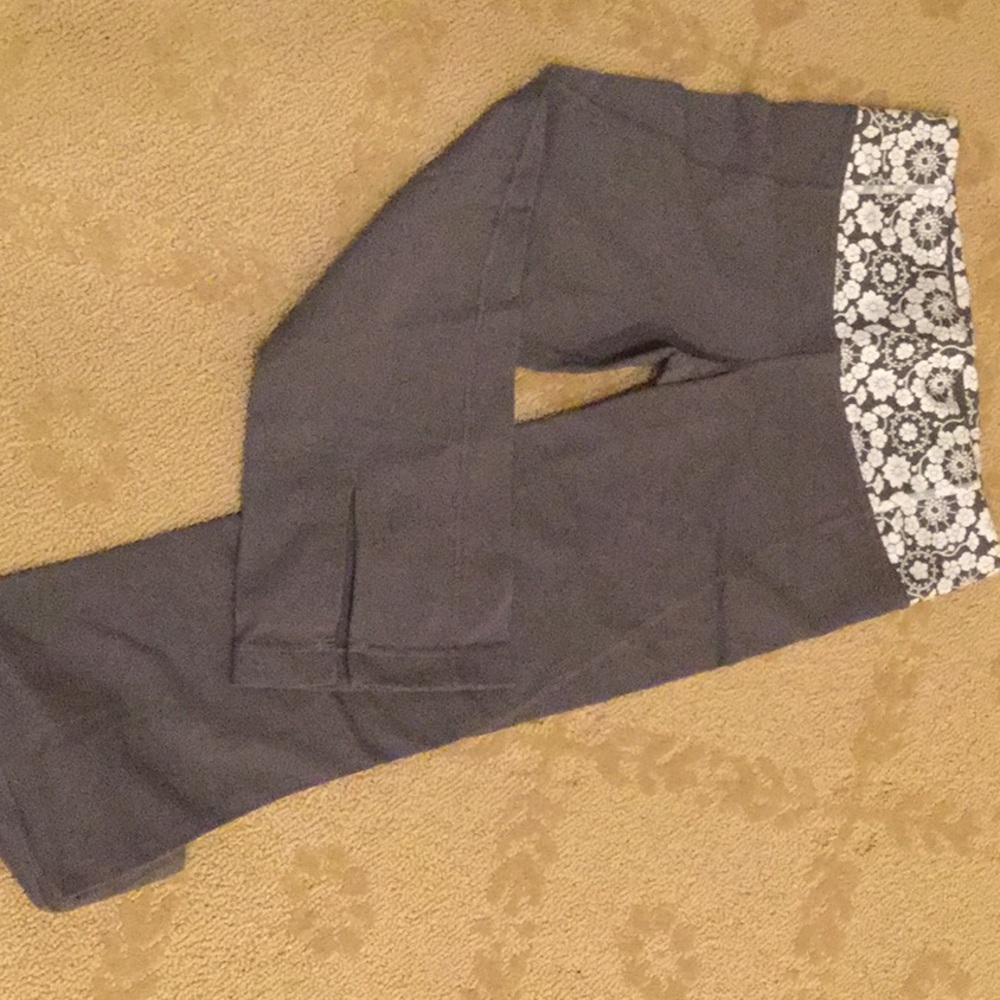 Lululemon gather and crow crop sz 4